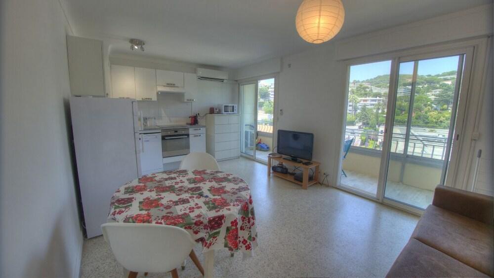 Studio 3 Etoiles Vue Mer 150M Plages Parking Clim Wifi Канни Екстер'єр фото
