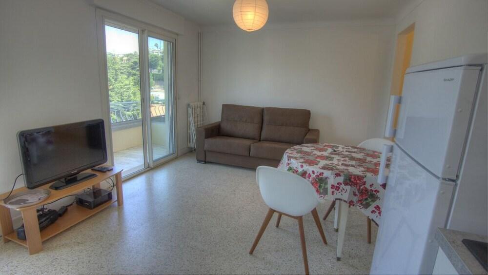 Studio 3 Etoiles Vue Mer 150M Plages Parking Clim Wifi Канни Екстер'єр фото